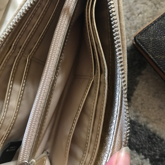 Coach Handbag - Picture 3 of 6